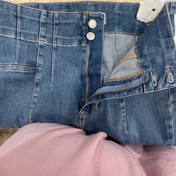 FREE PEOPLE …. We the Free Jayde Flare Jeans‼️ - Picture 8 of 9